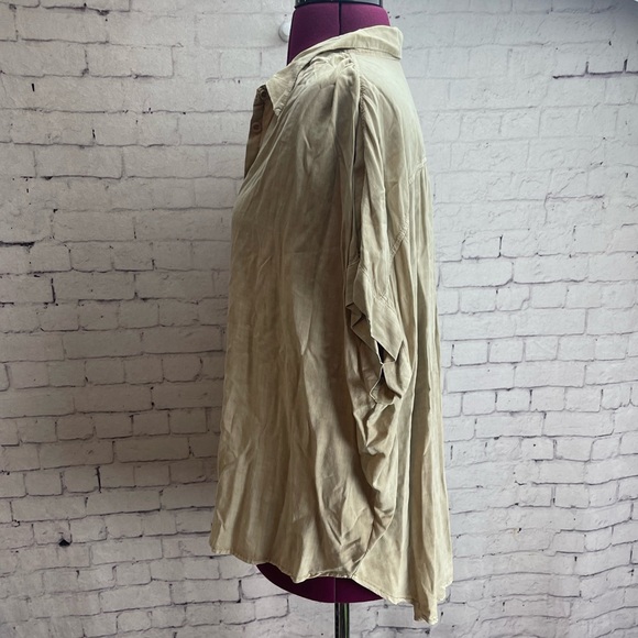 Talulah size large khaki tan colored short sleeve button down shirt - Picture 3 of 6